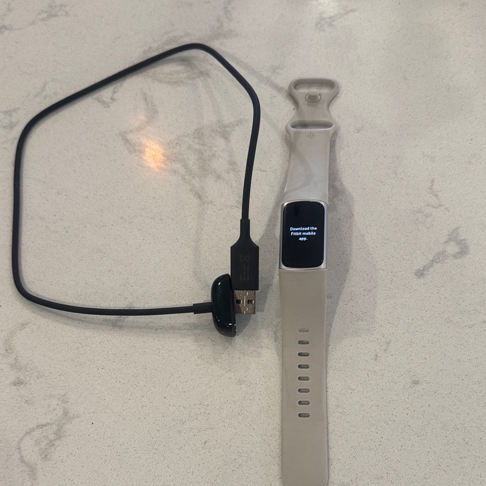 Fitbit Charge 6- excellent condition